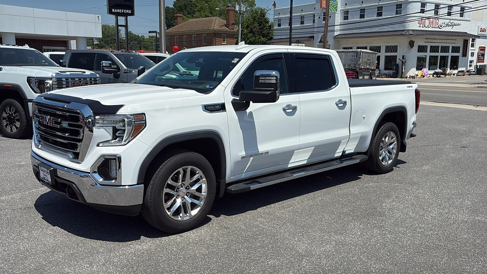 View vehicle photo 2