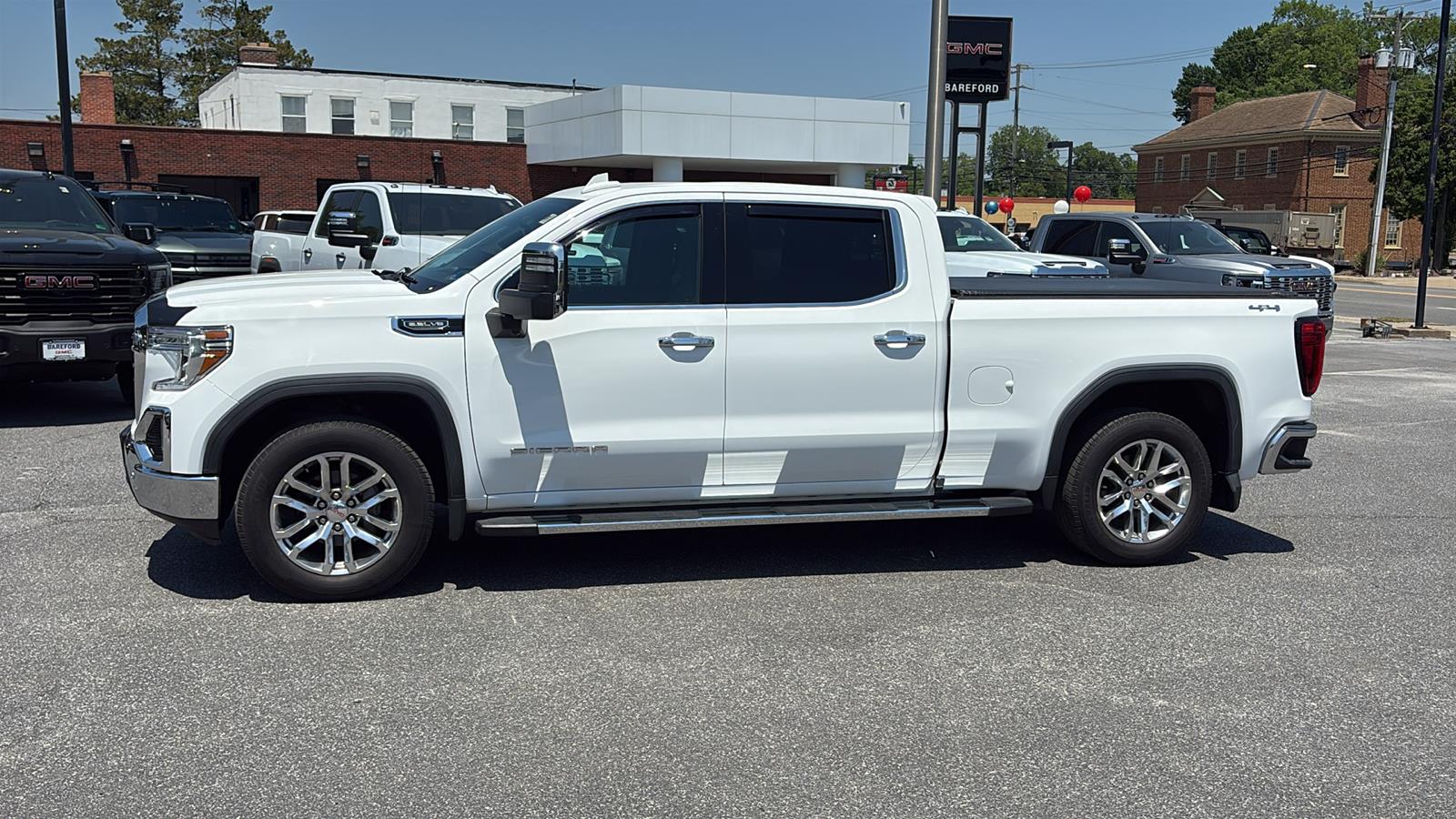 View vehicle photo 3