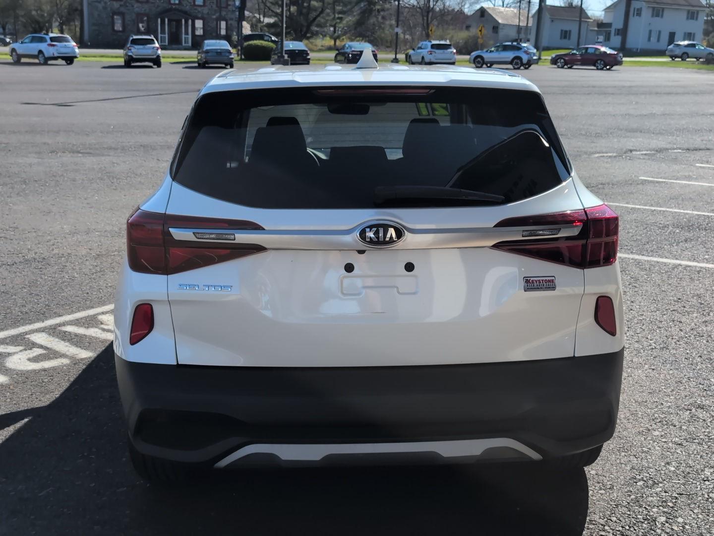 2021 Kia Seltos LX photo 4