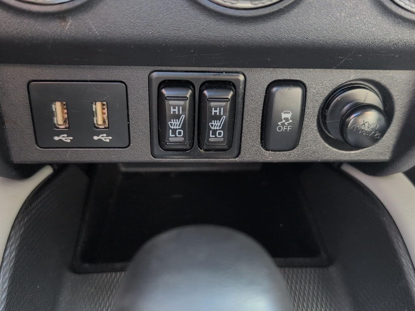2020 Mitsubishi Outlander Sport ES photo 11