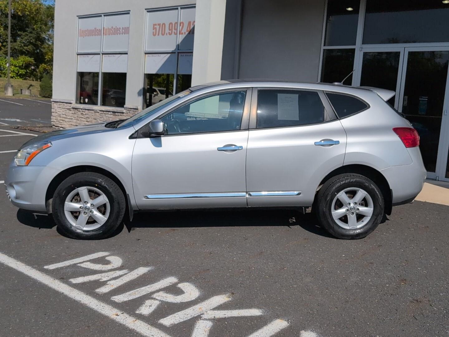 2013 Nissan Rogue S photo 2