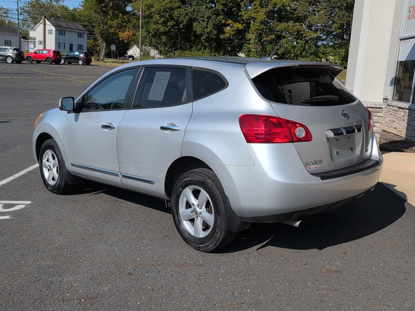 2013 Nissan Rogue S photo 3