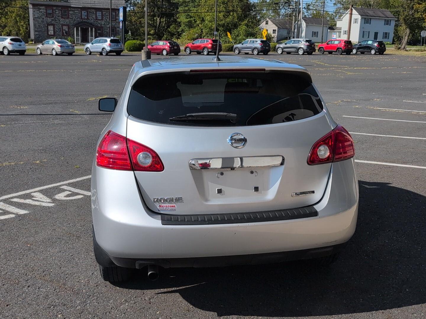 2013 Nissan Rogue S photo 4