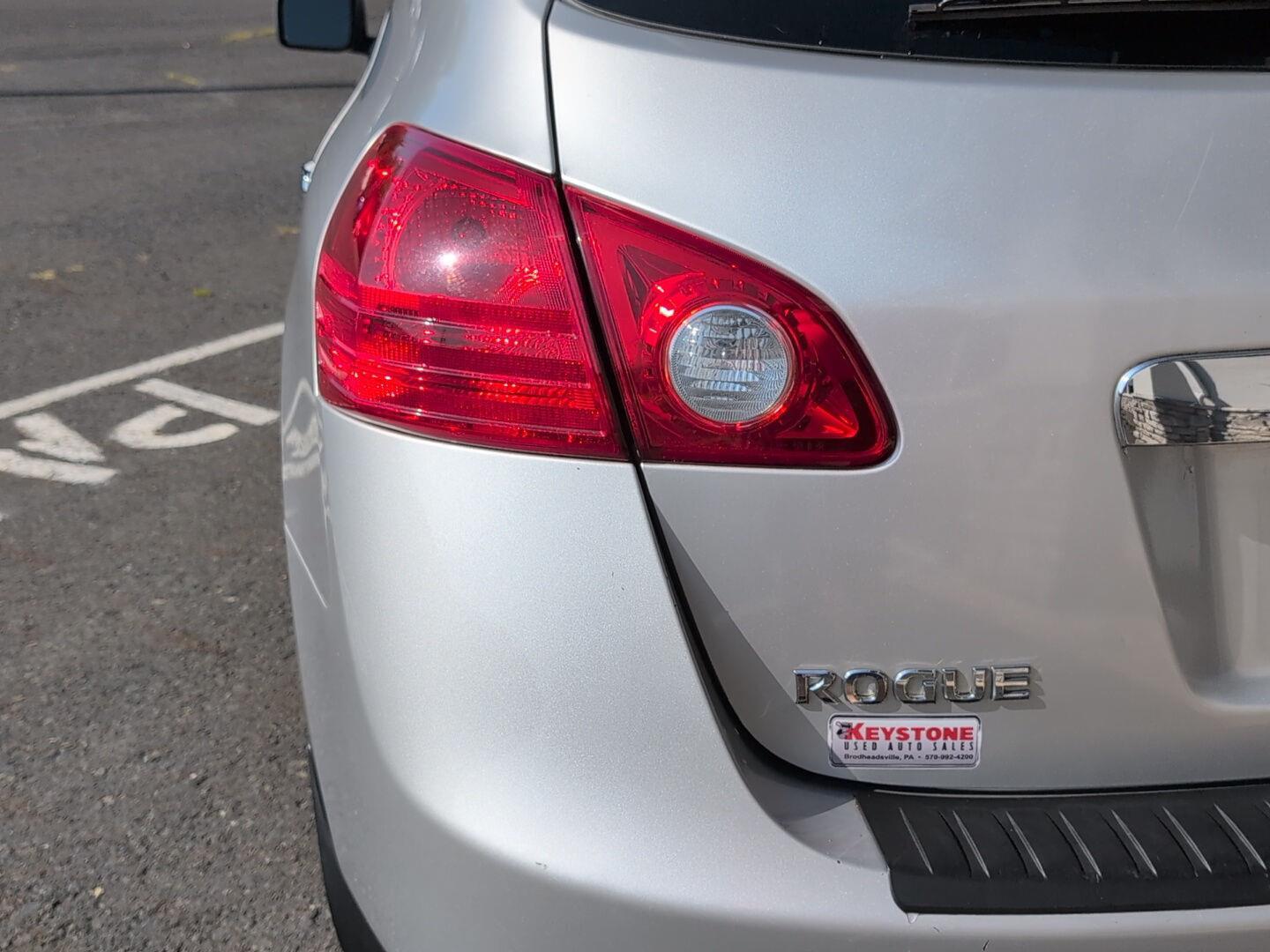 2013 Nissan Rogue S photo 11