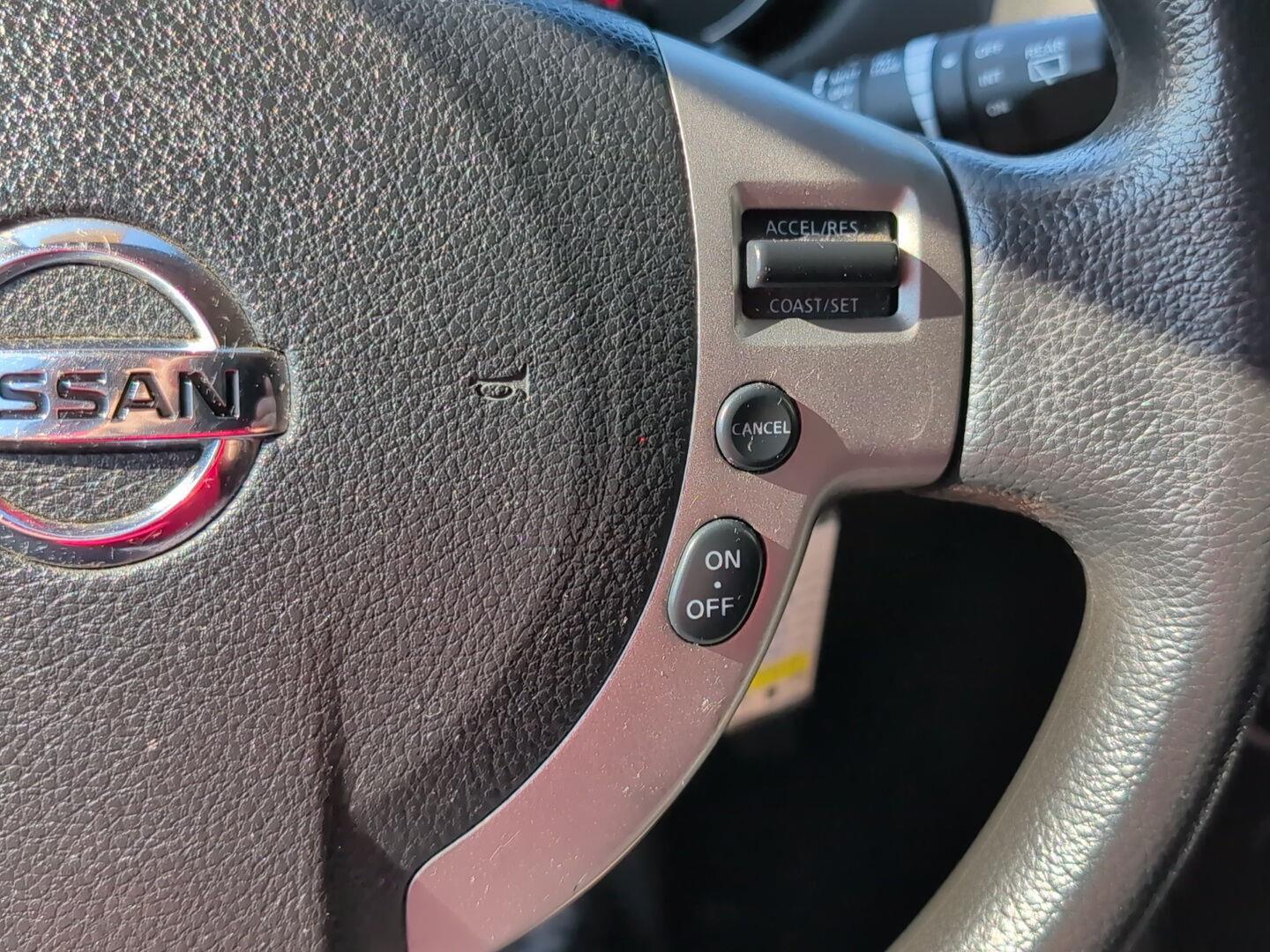 2013 Nissan Rogue S photo 20