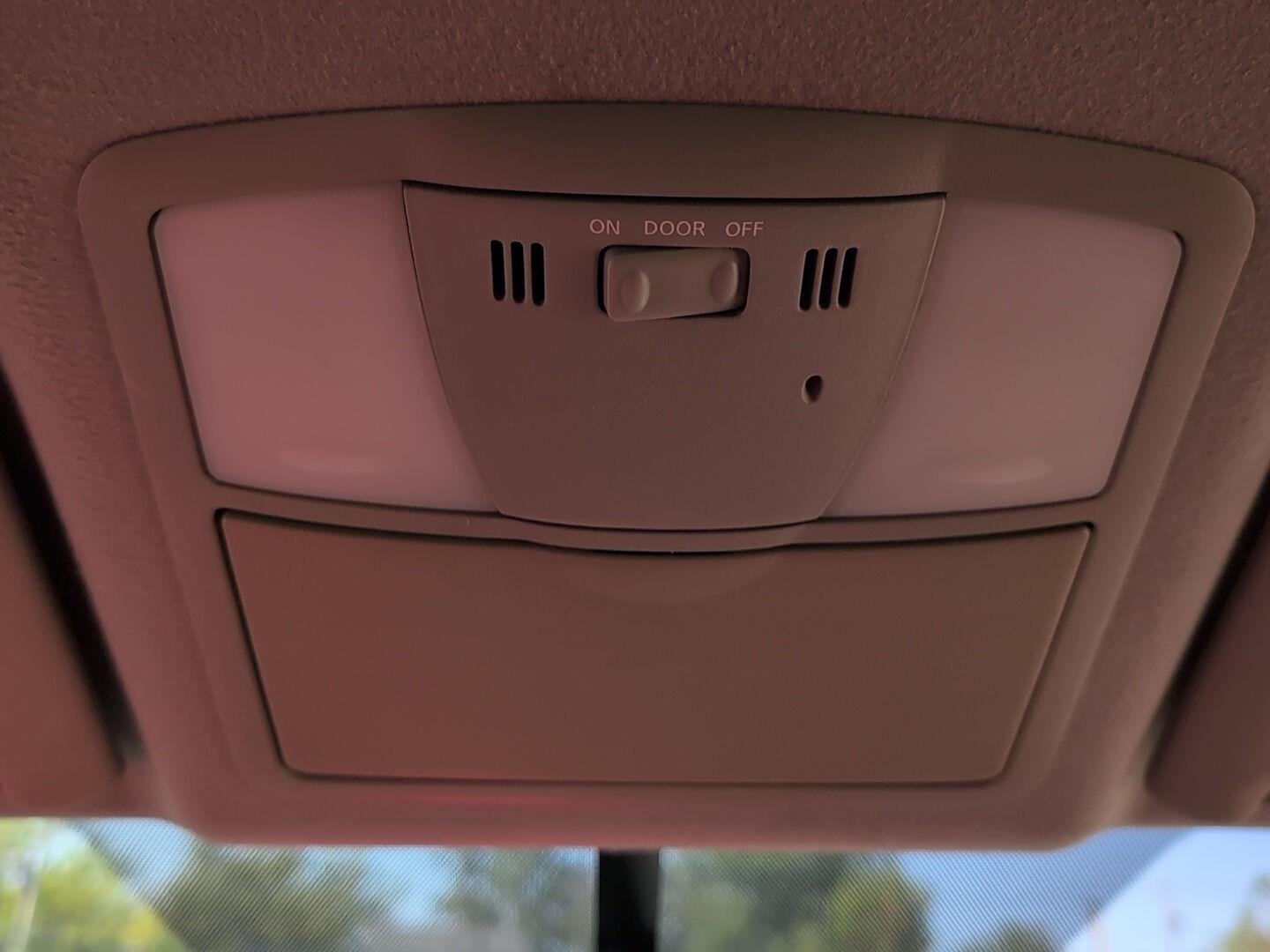 2013 Nissan Rogue S photo 29