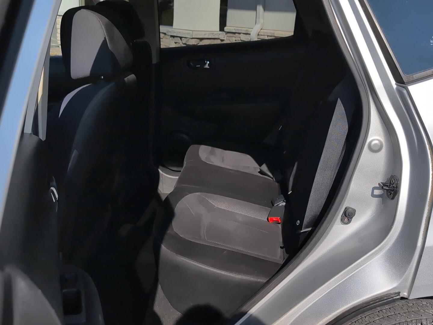 2013 Nissan Rogue S photo 30