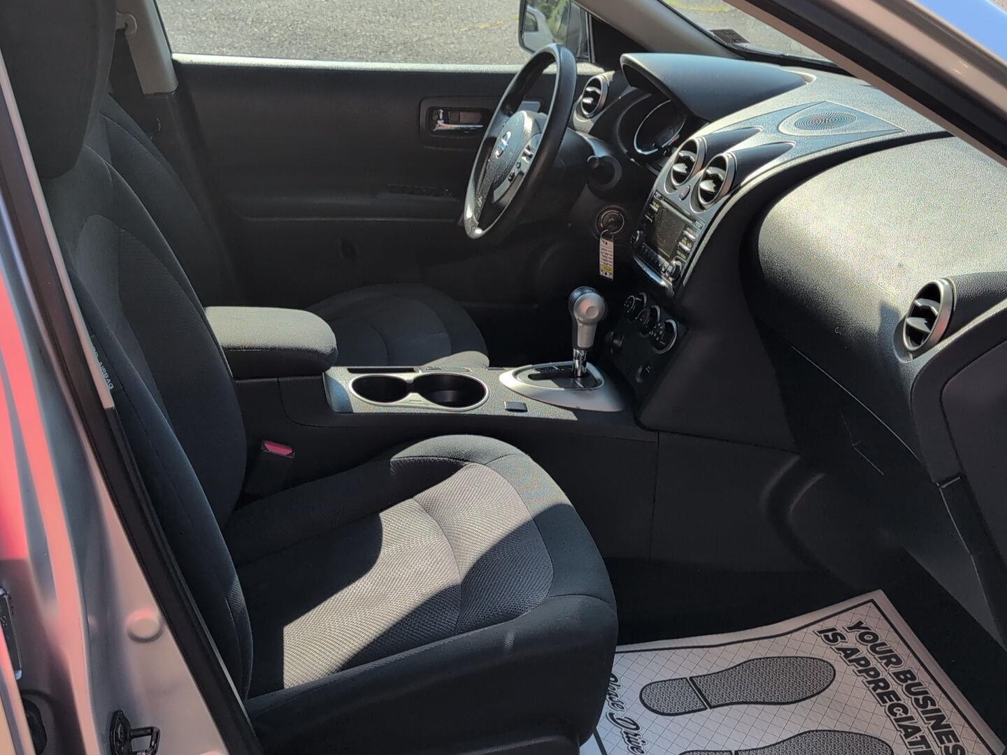 2013 Nissan Rogue S photo 34