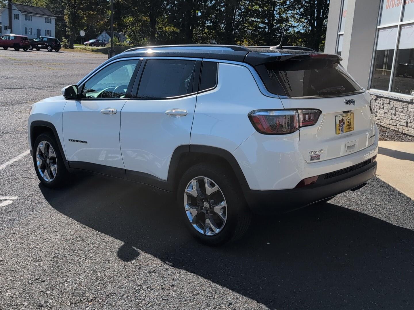 2018 Jeep Compass Limited photo 2