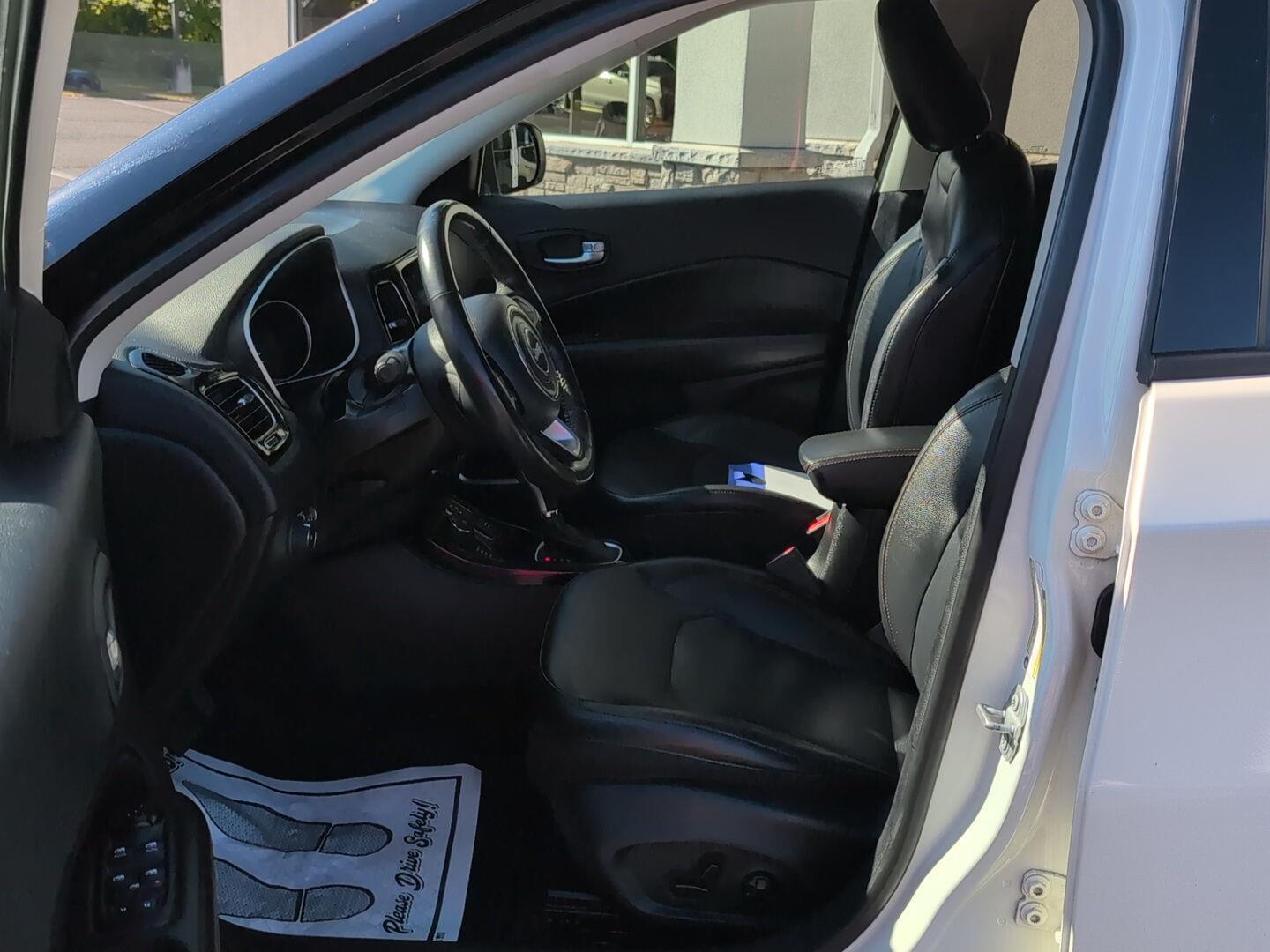 2018 Jeep Compass Limited photo 12