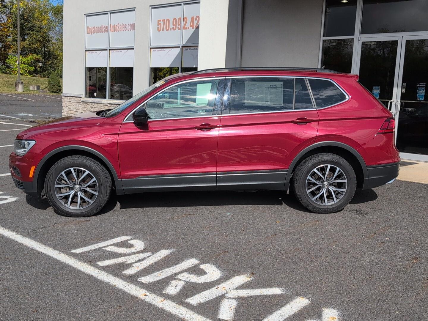 2019 Volkswagen Tiguan SEL R-Line photo 2