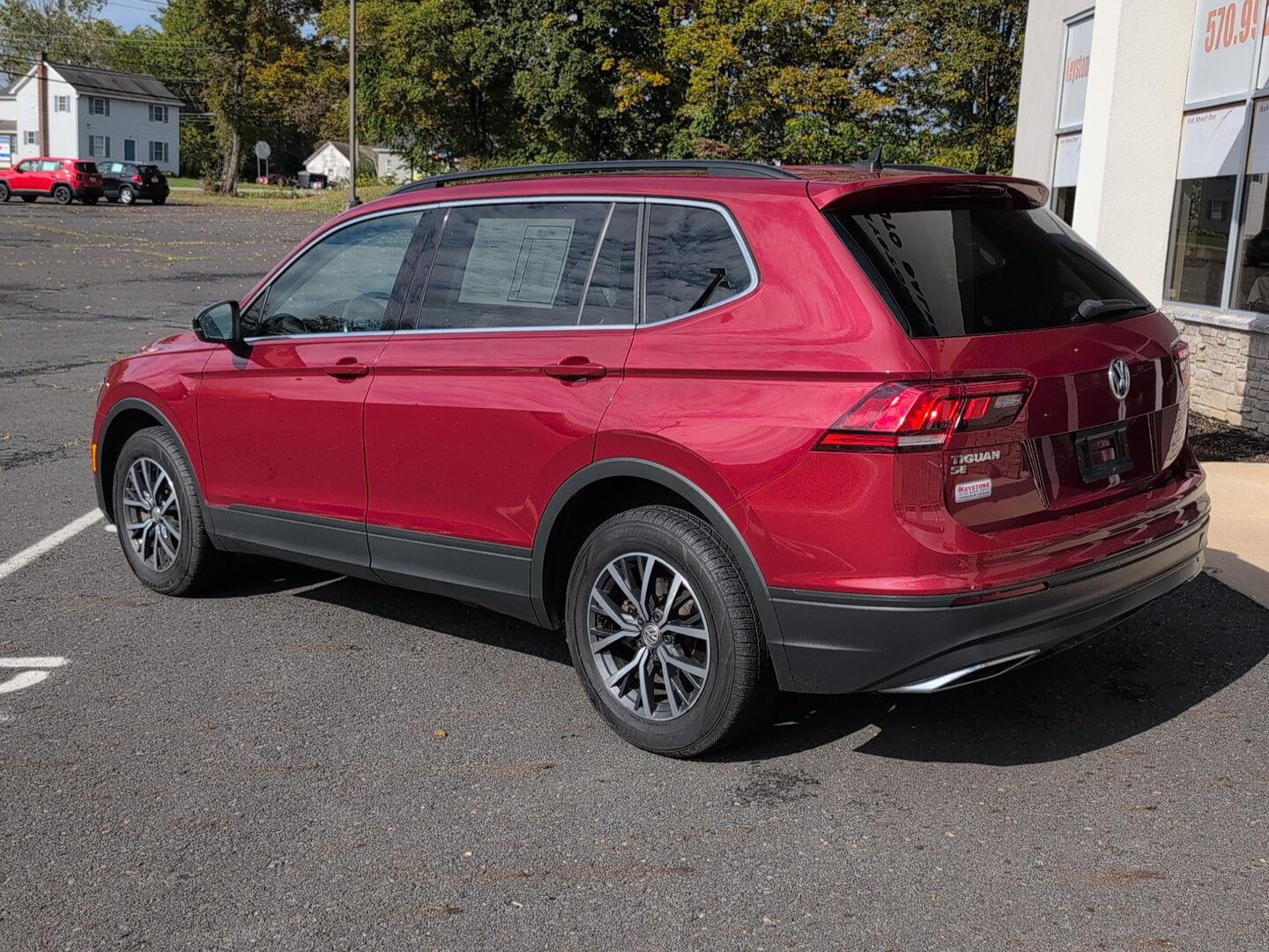 2019 Volkswagen Tiguan SEL R-Line photo 3