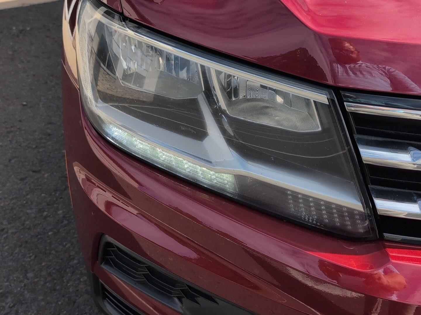 2019 Volkswagen Tiguan SEL R-Line photo 9