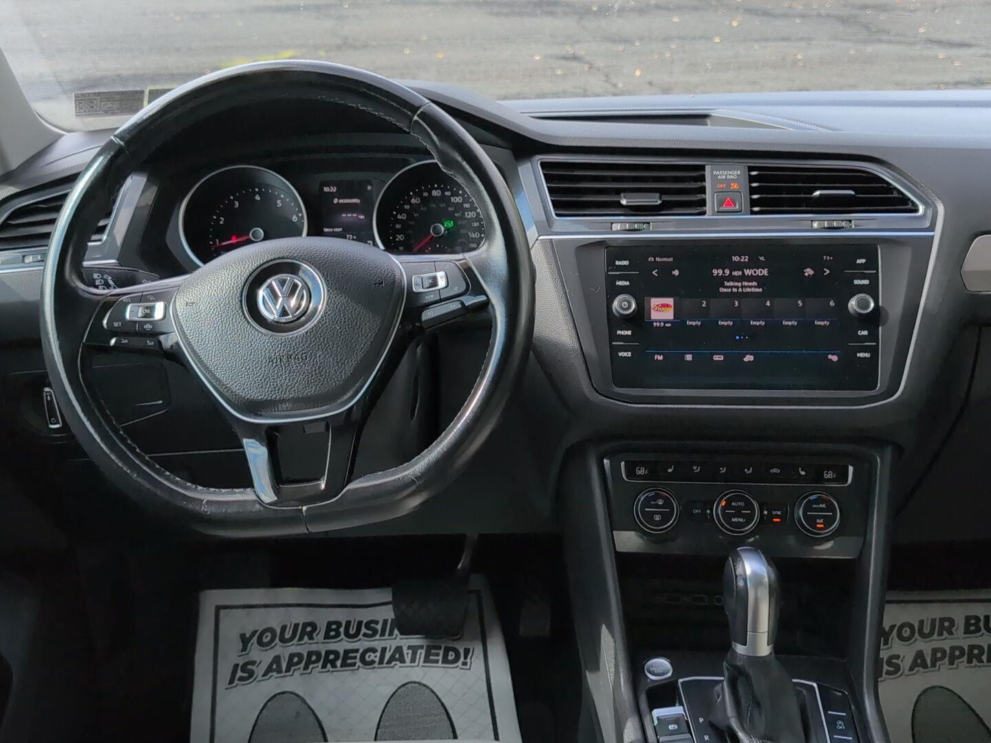 2019 Volkswagen Tiguan SEL R-Line photo 13