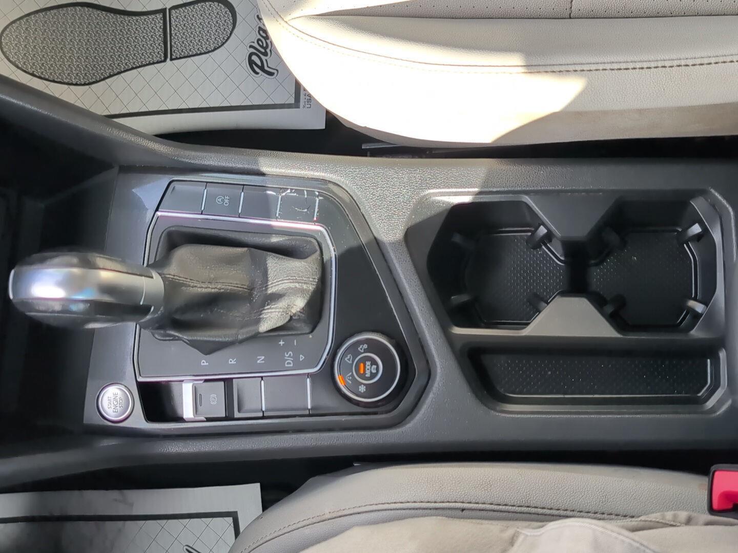 2019 Volkswagen Tiguan SEL R-Line photo 27