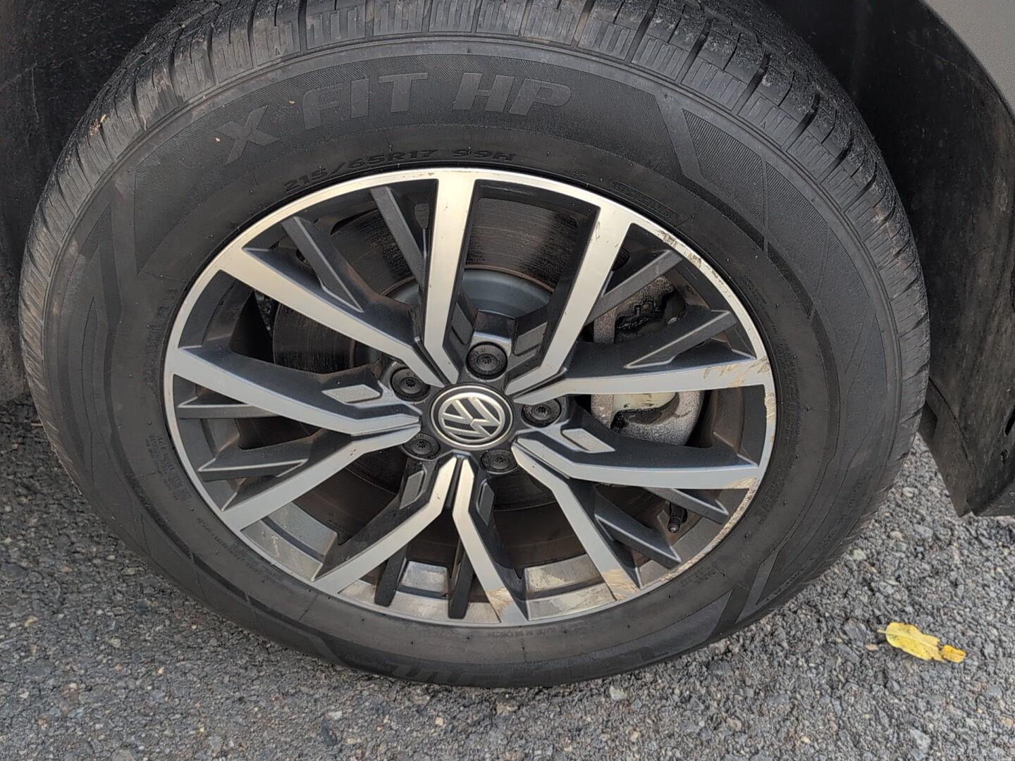 2019 Volkswagen Tiguan SEL R-Line photo 34