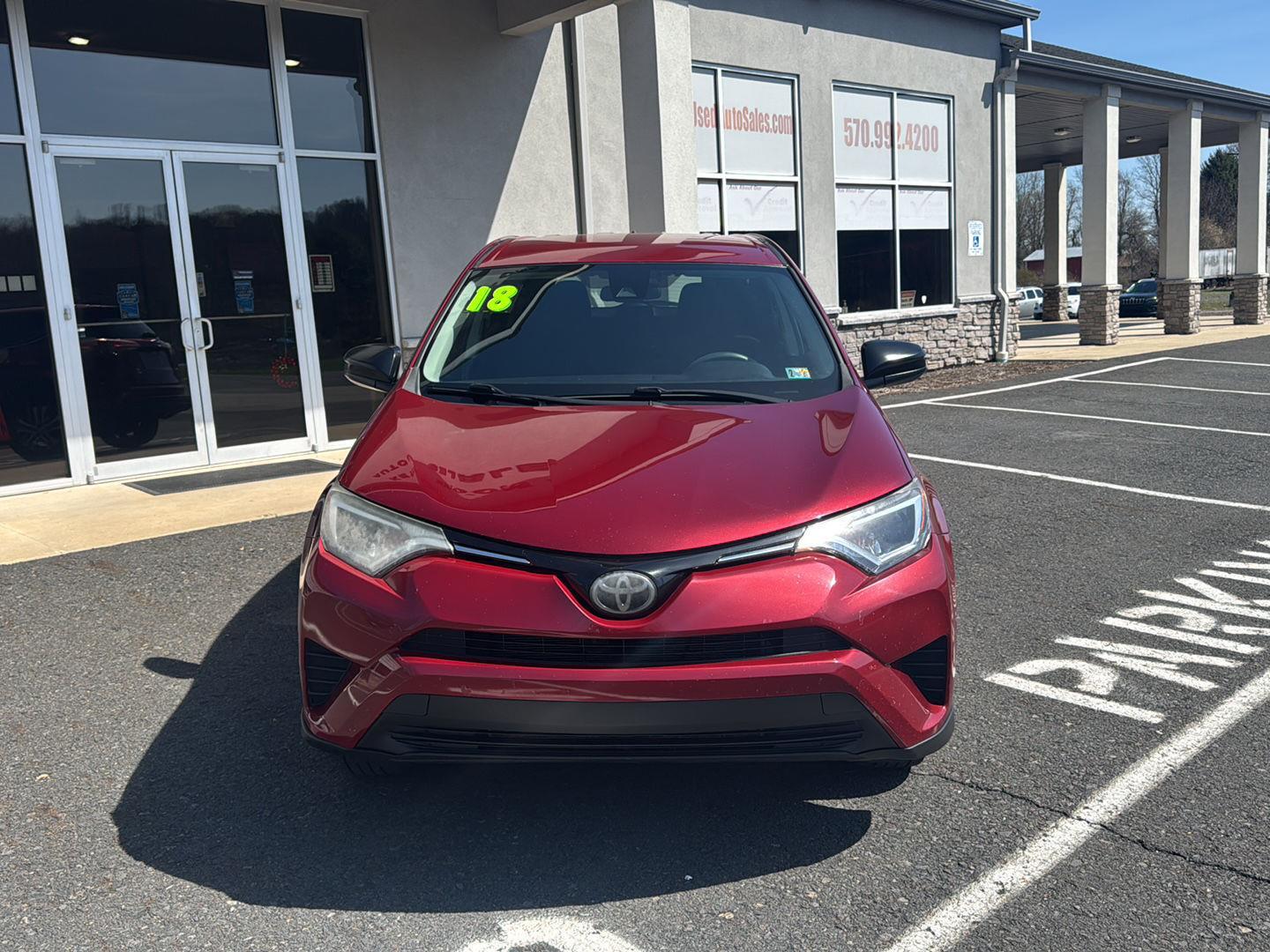 2018 Toyota RAV4 LE - Photo 11