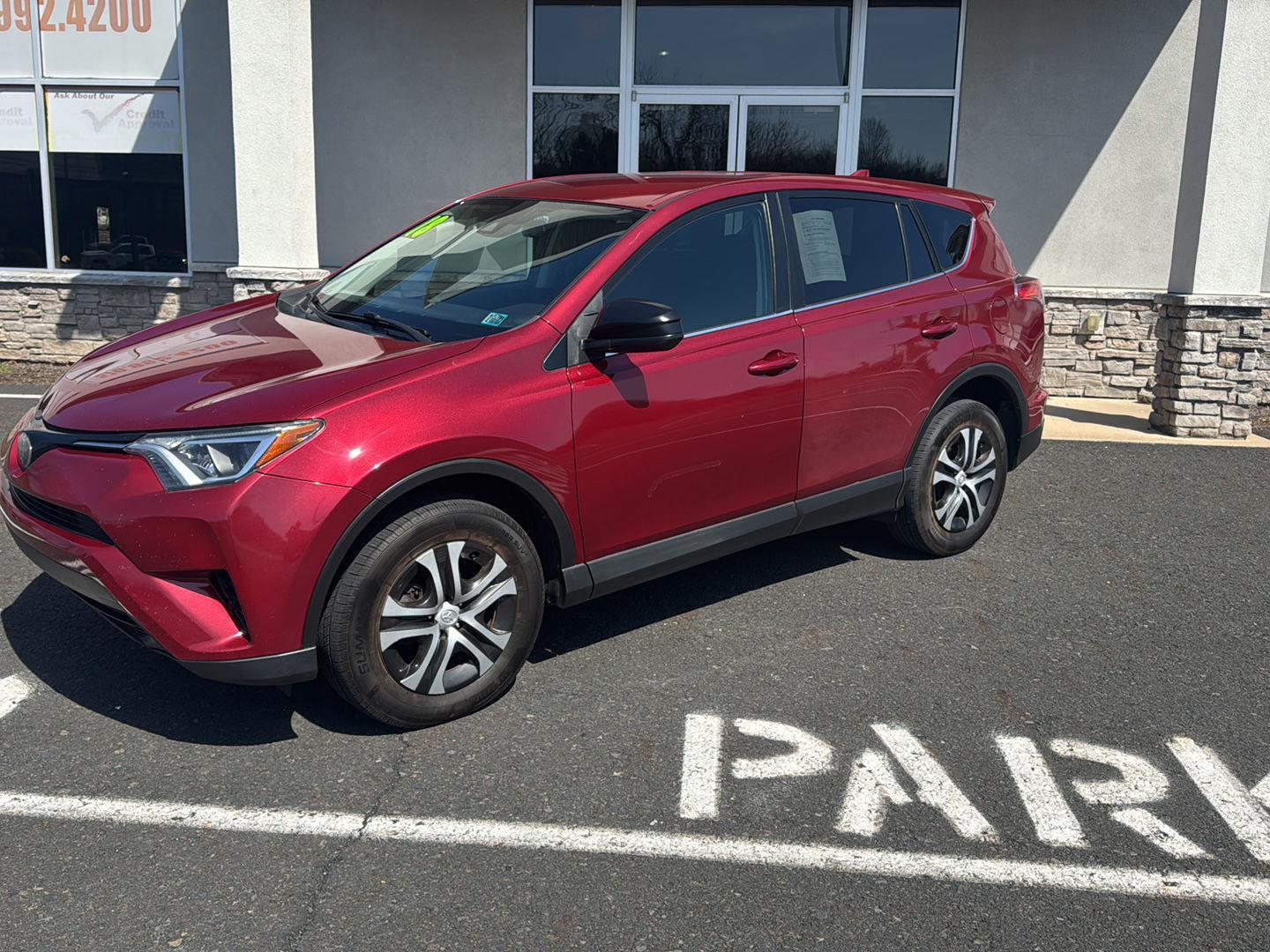 2018 Toyota RAV4 LE - Photo 13
