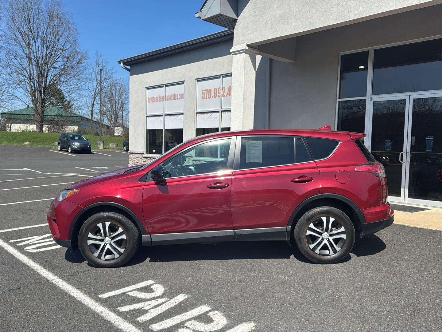 2018 Toyota RAV4 LE - Photo 14