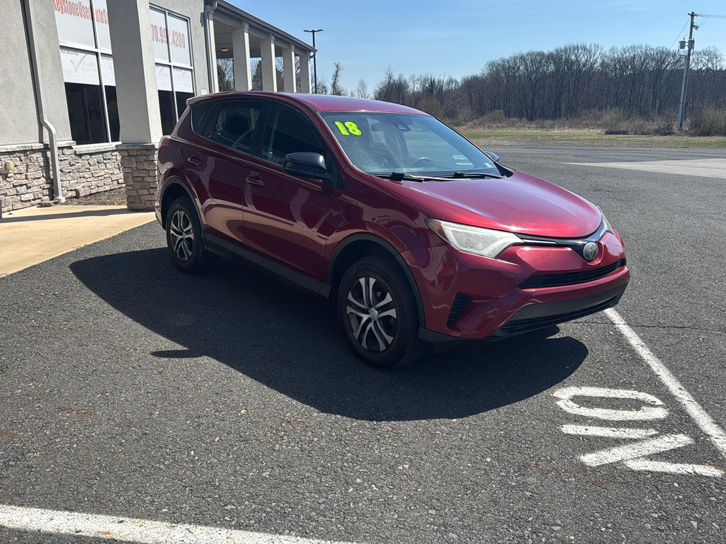 2018 Toyota RAV4 LE - Photo 17