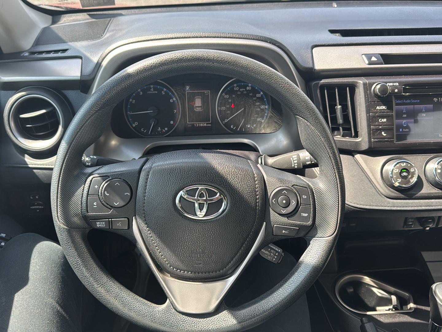 2018 Toyota RAV4 LE - Photo 21