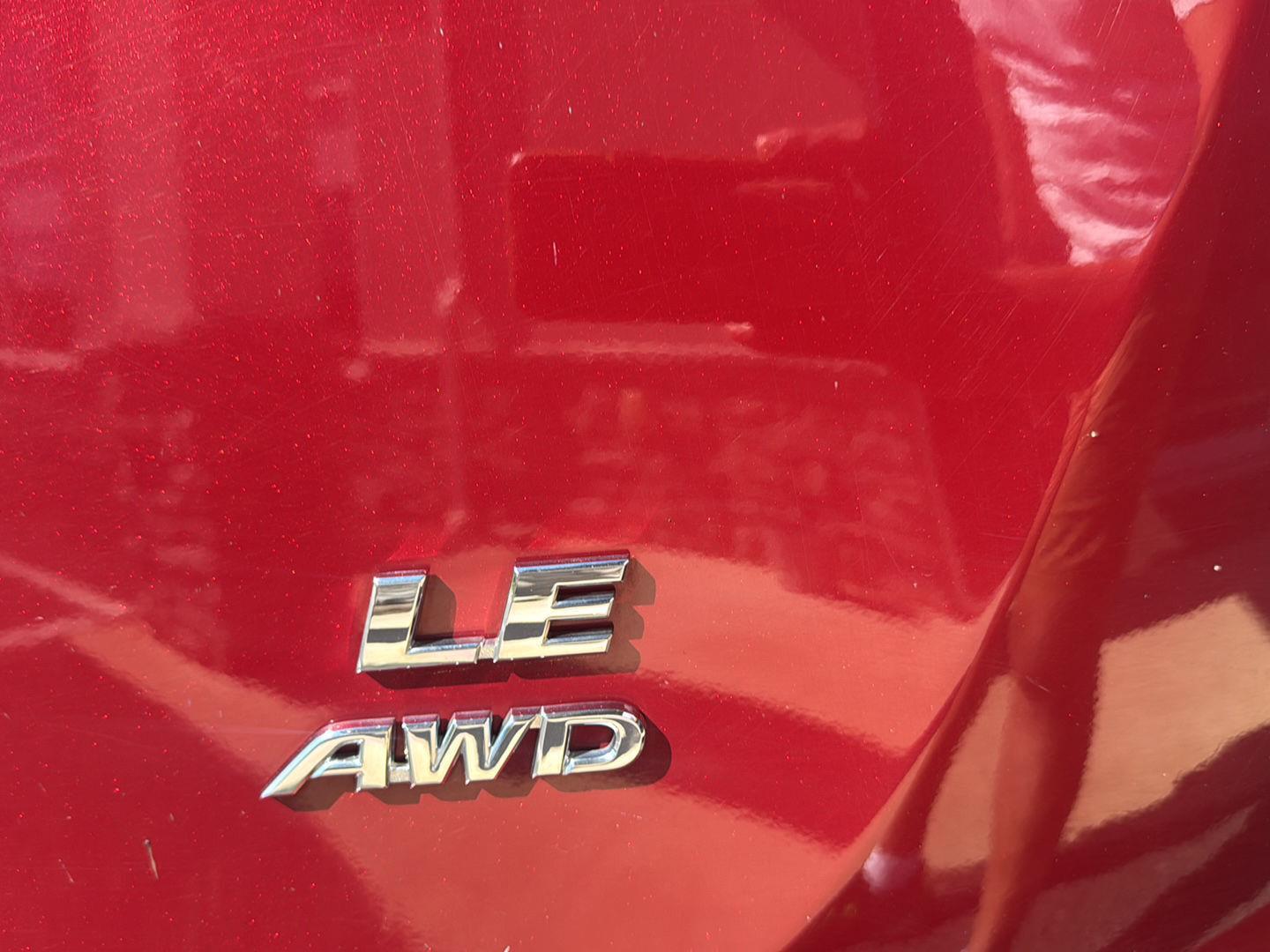 2018 Toyota RAV4 LE - Photo 8