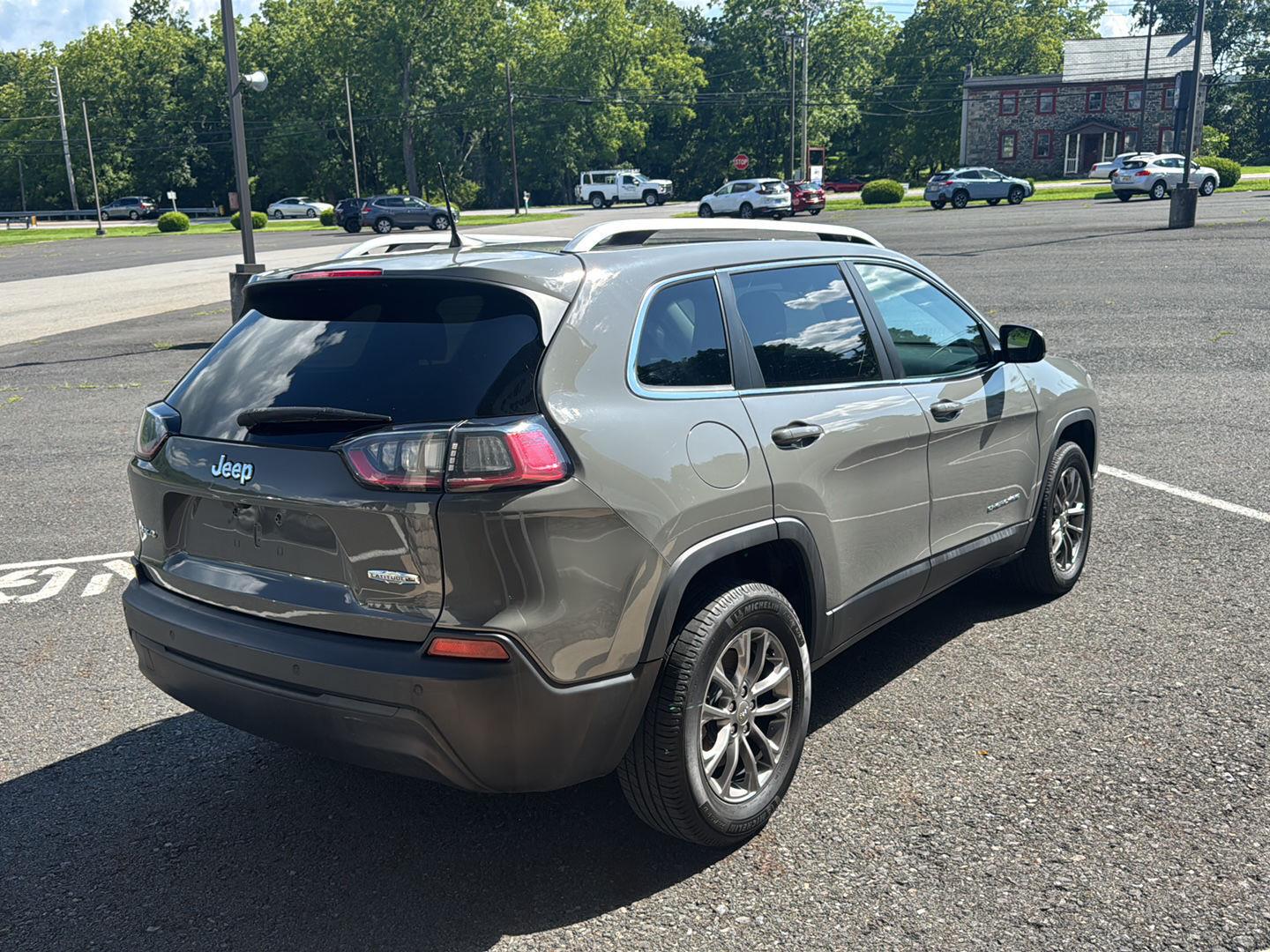 2020 Jeep Cherokee Latitude Plus - Photo 10