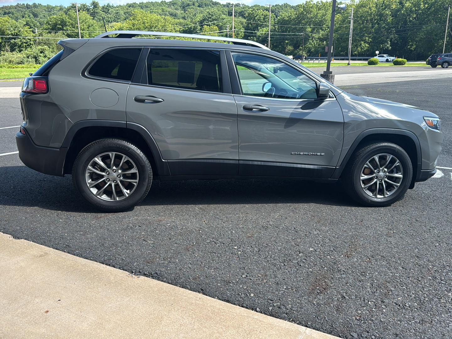 2020 Jeep Cherokee Latitude Plus - Photo 12