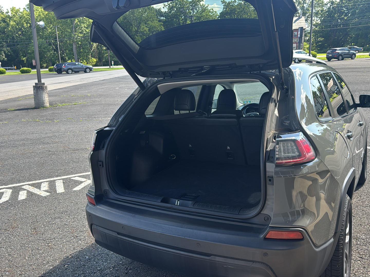 2020 Jeep Cherokee Latitude Plus - Photo 17