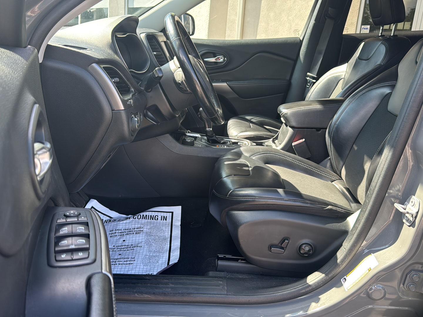 2020 Jeep Cherokee Latitude Plus - Photo 22