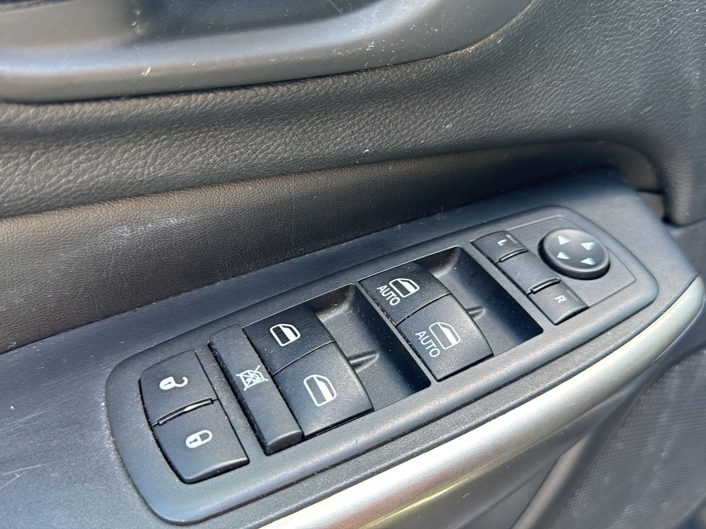 2020 Jeep Cherokee Latitude Plus - Photo 24