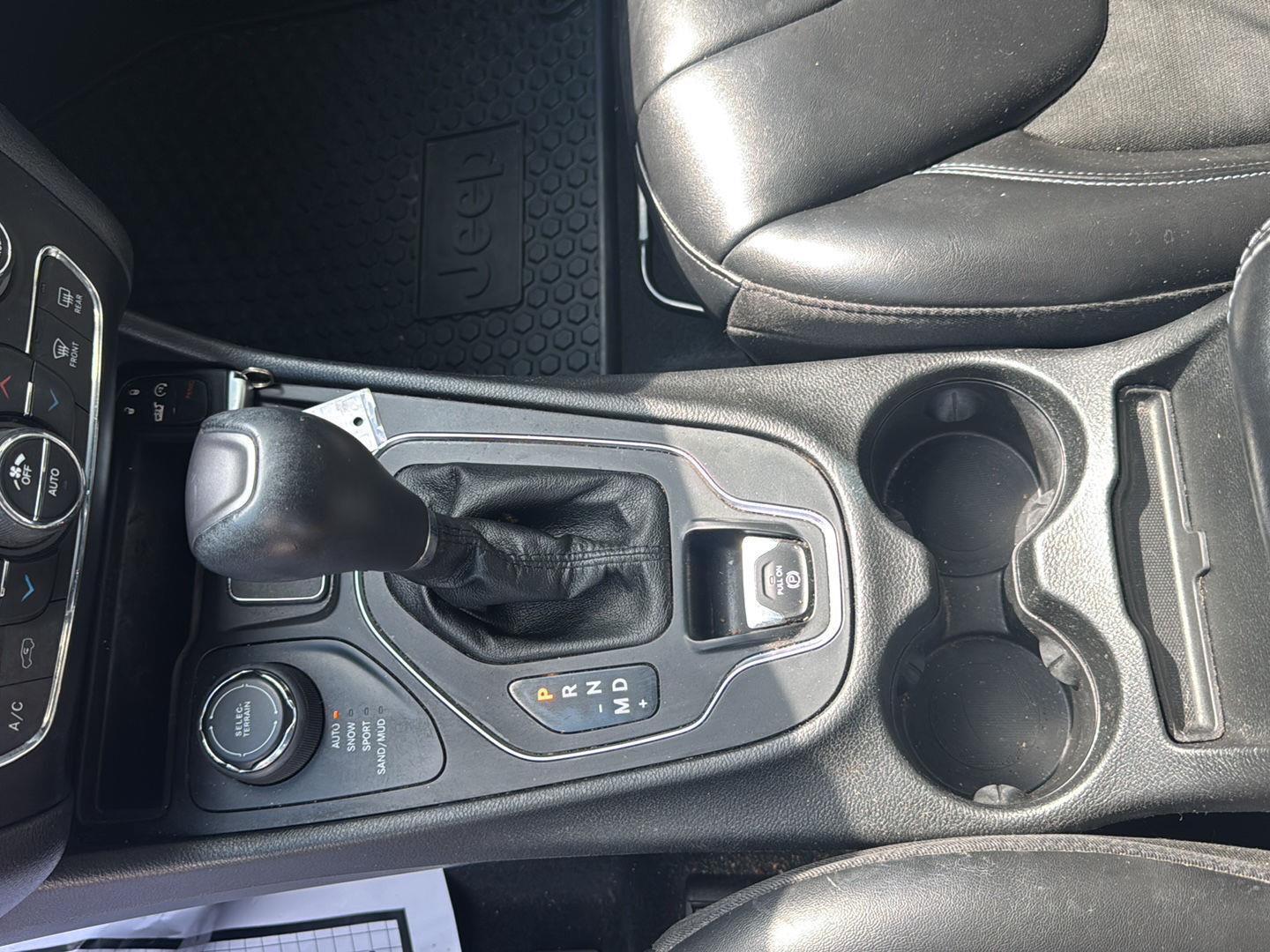 2020 Jeep Cherokee Latitude Plus - Photo 26