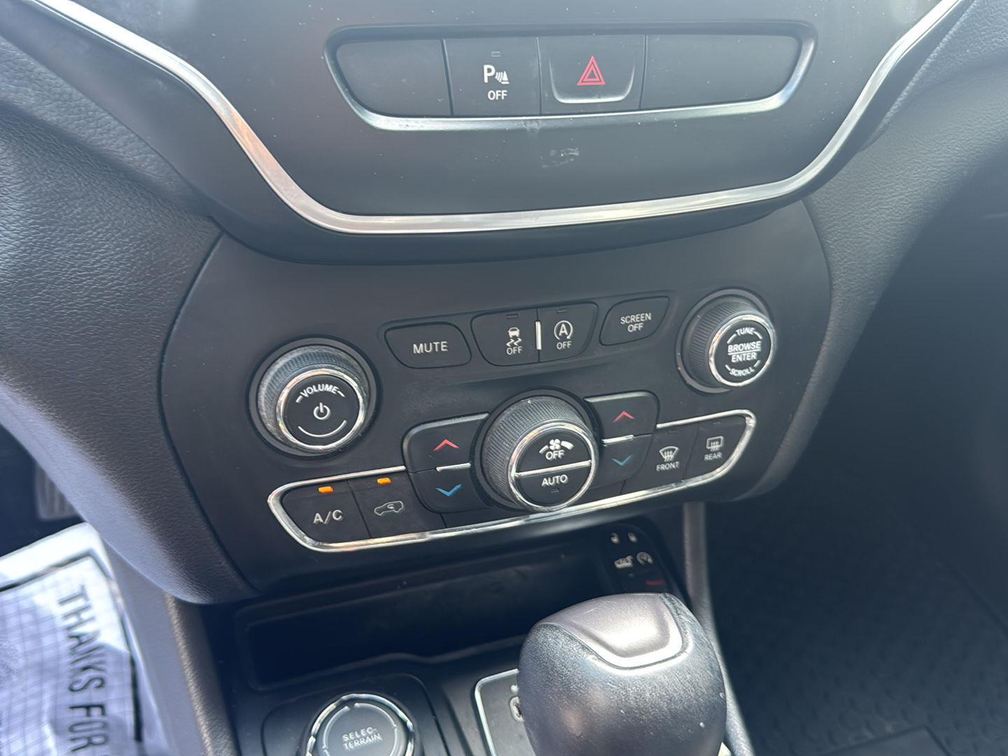 2020 Jeep Cherokee Latitude Plus - Photo 28