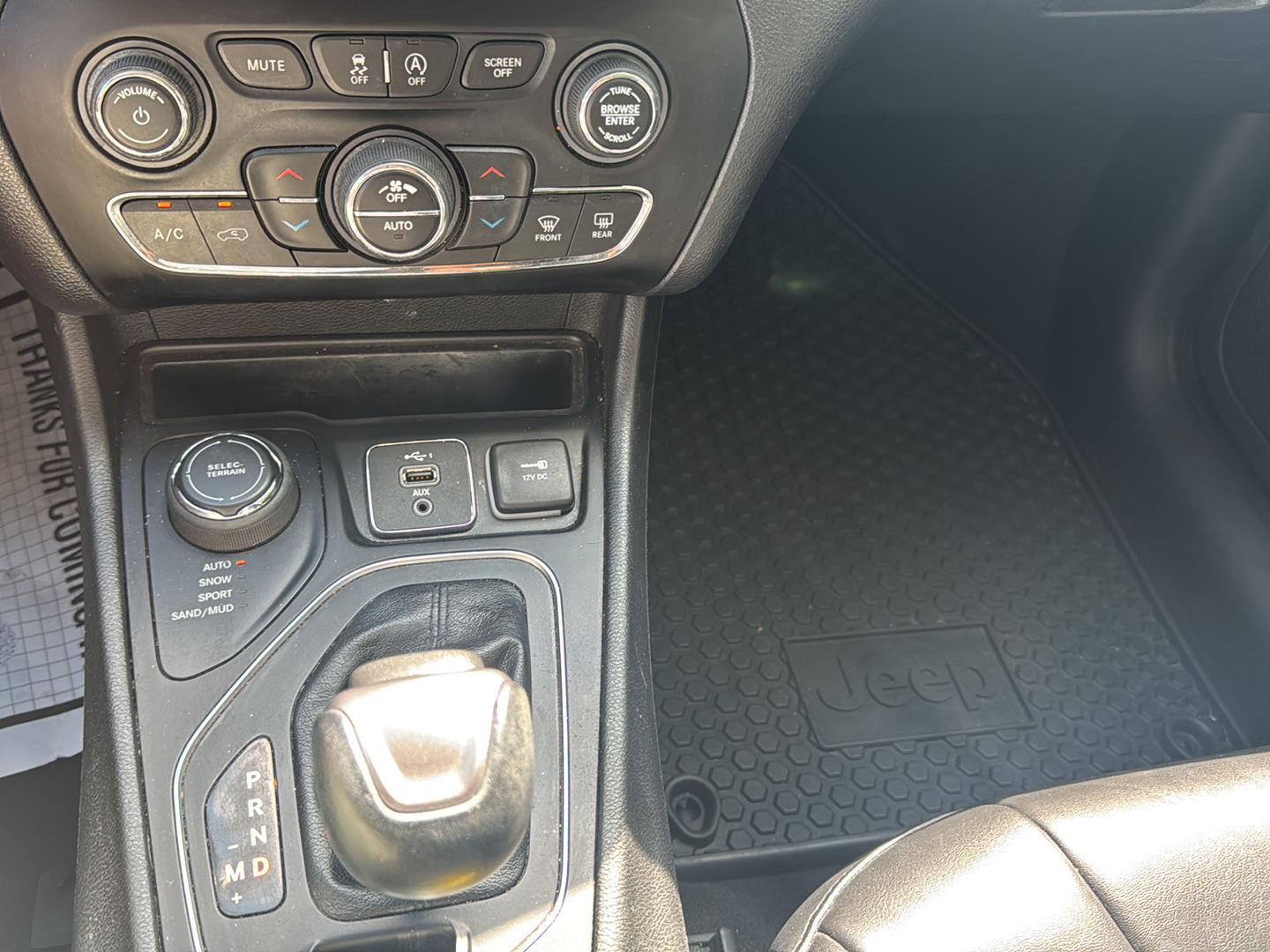 2020 Jeep Cherokee Latitude Plus - Photo 29
