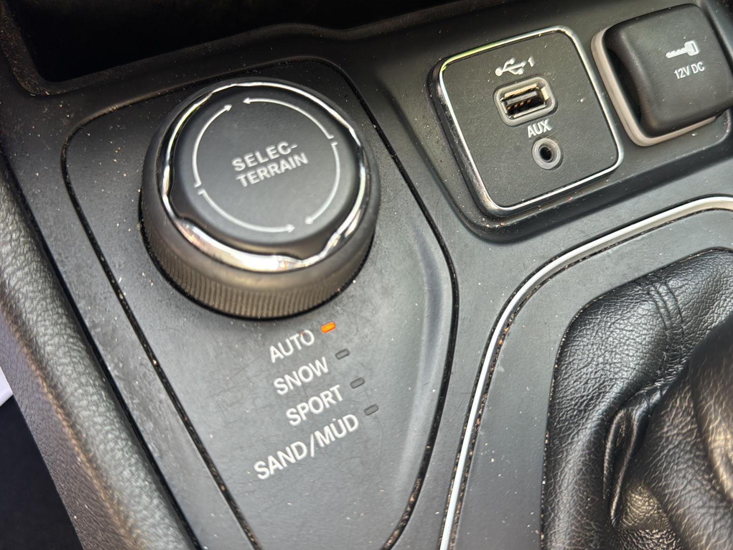 2020 Jeep Cherokee Latitude Plus - Photo 34