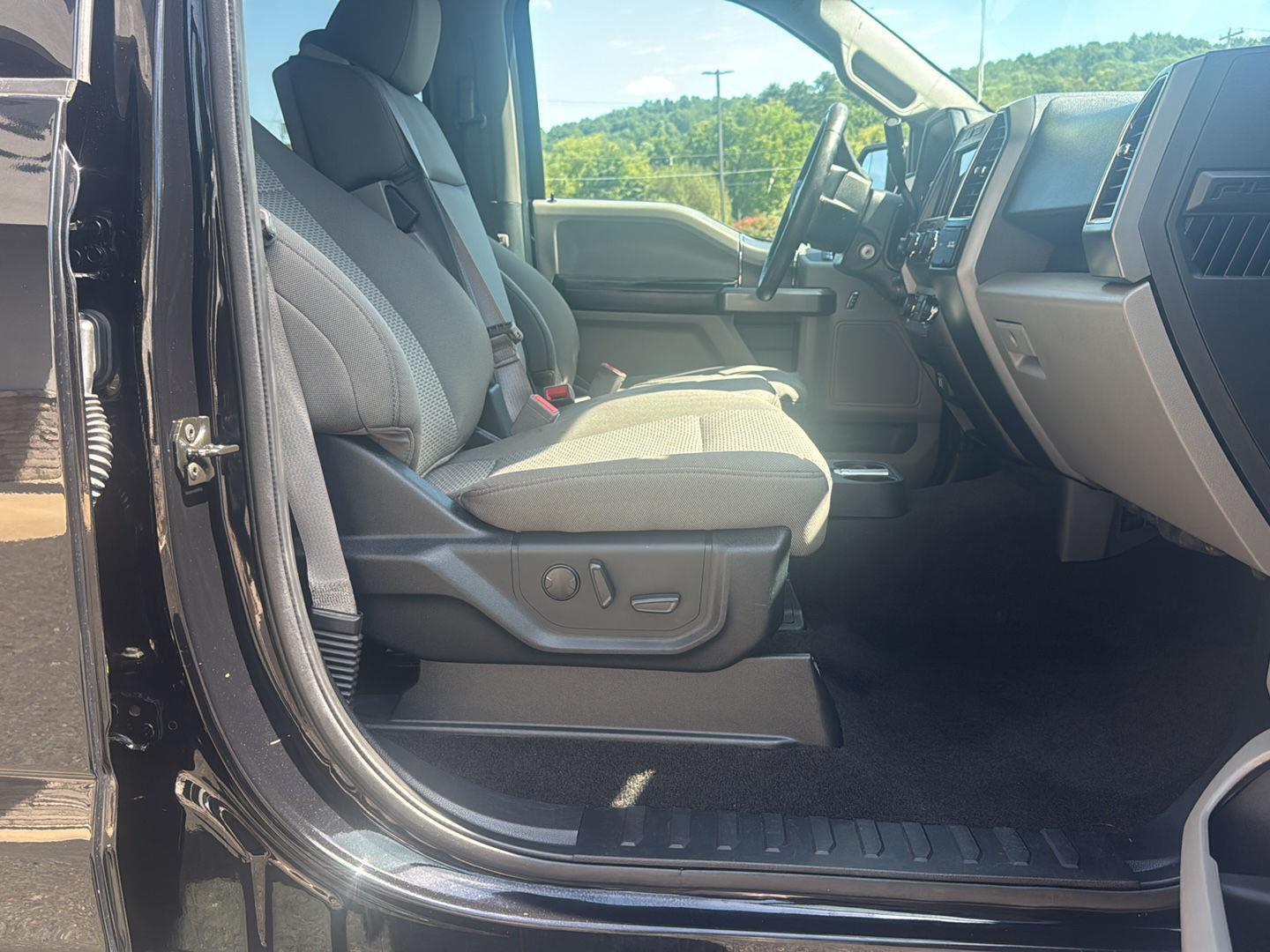 2019 Ford F-150 XLT - Photo 9