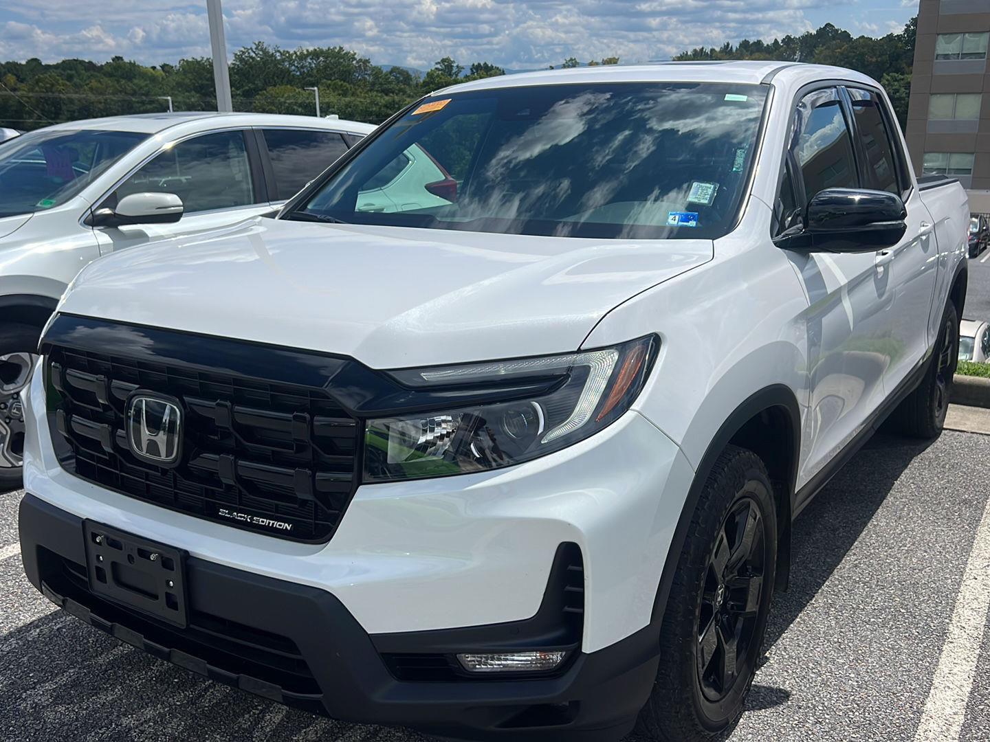 Platinum White Pearl 2025 Honda Ridgeline Pickup Truck All-Wheel Drive 9-Speed Automatic