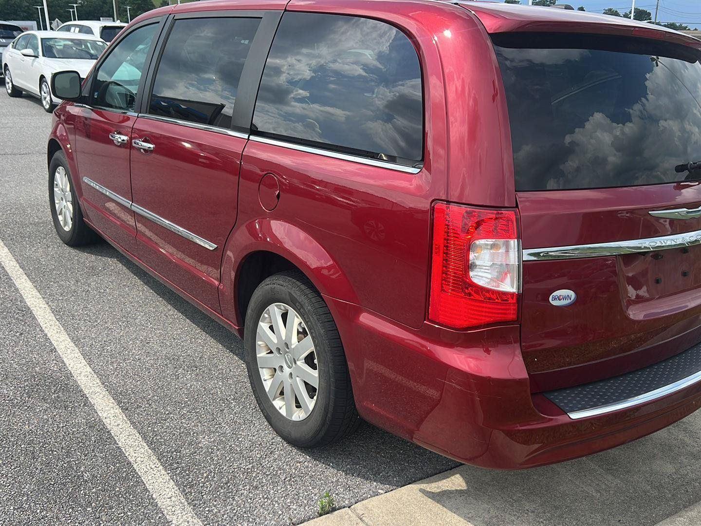 View vehicle photo 3