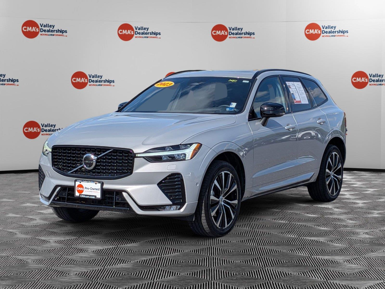 2023 Volvo XC60 B5 Ultimate Dark Theme AWD