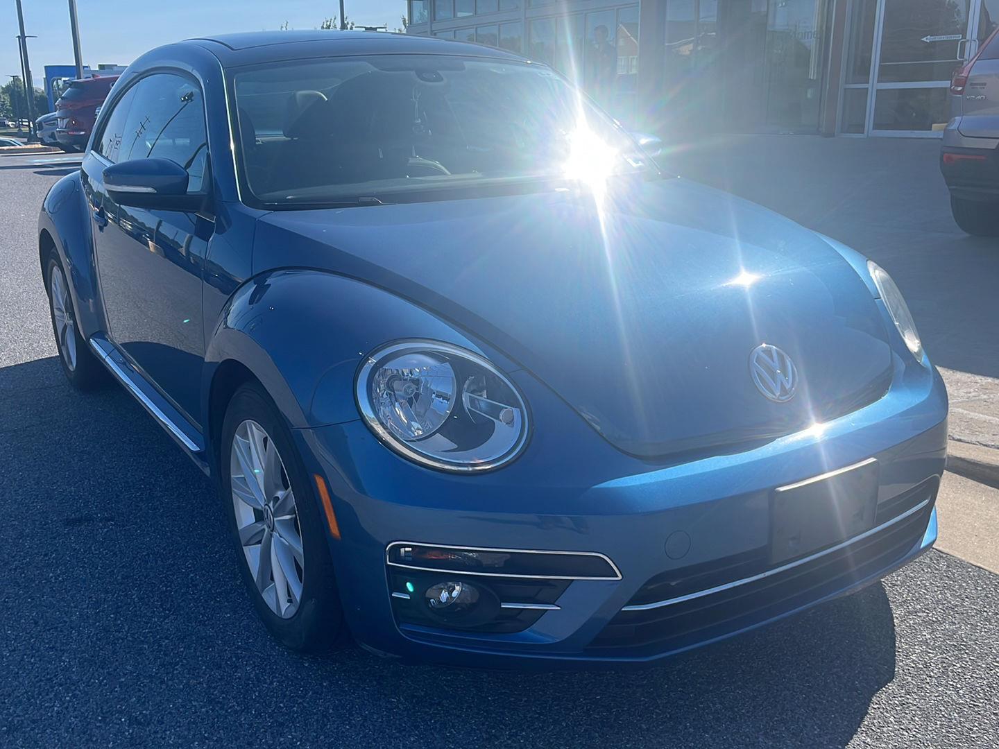 Silk Blue Metallic 2019 Volkswagen Beetle Hatchback Front-Wheel Drive Automatic