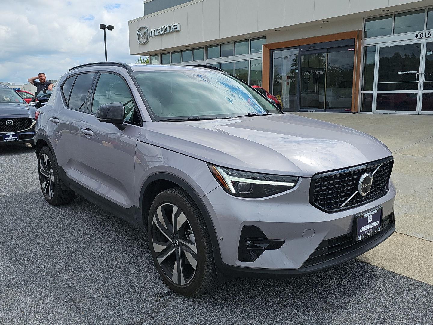 Aurora Silver 2026 Volvo XC40 SUV / Crossover All-Wheel Drive Automatic