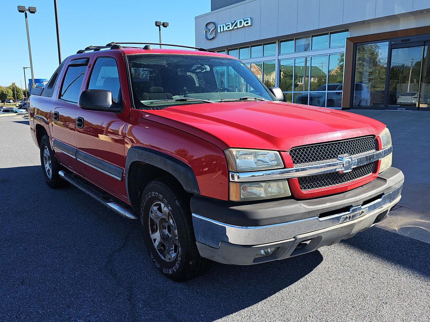 Victory Red 2004 Chevrolet Avalanche Pickup Truck Rear-Wheel Drive 4-Speed Automatic Overdrive
