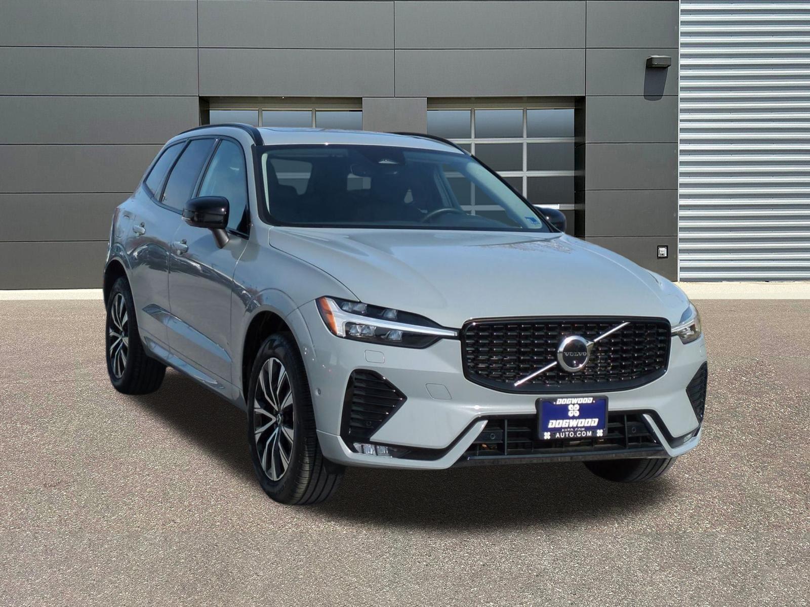 2025 Volvo XC60 B5 Plus Dark Theme AWD