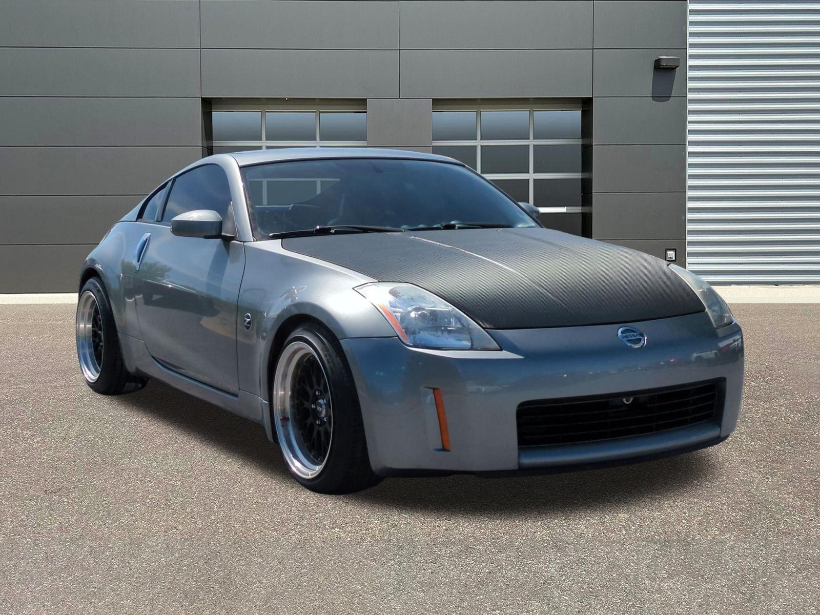 Silverstone Metallic 2004 Nissan 350Z Touring Coupe Rear-Wheel Drive Manual