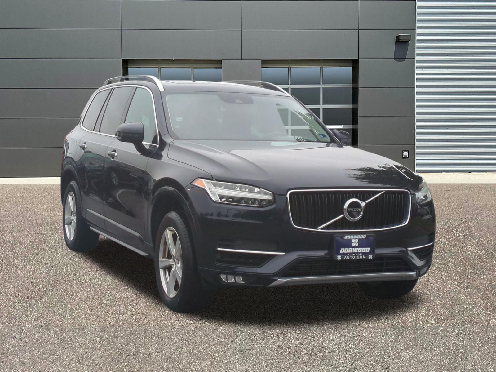 2017 Volvo XC90 T5 Momentum AWD