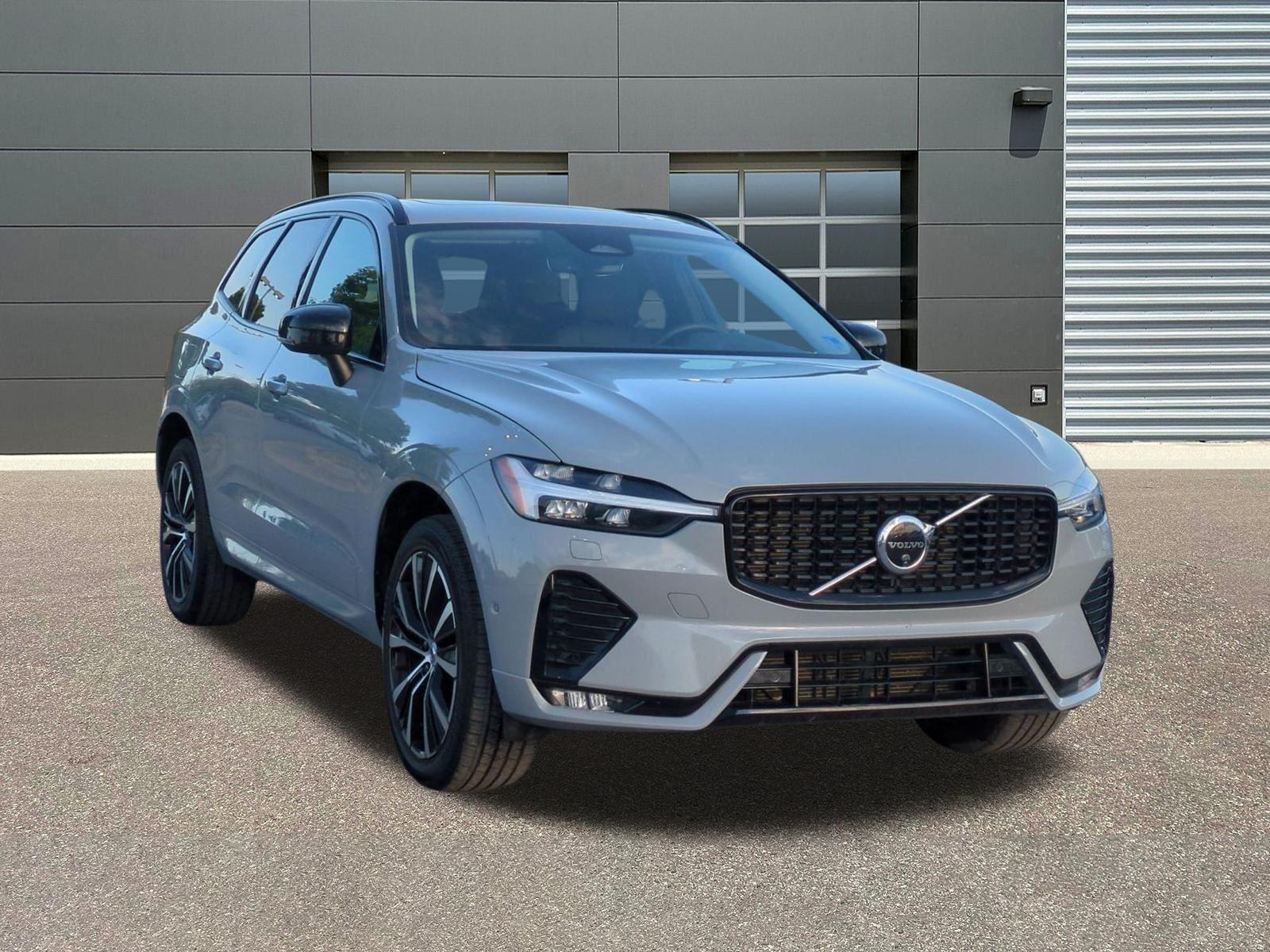 2025 Volvo XC60 B5 Plus Dark Theme AWD