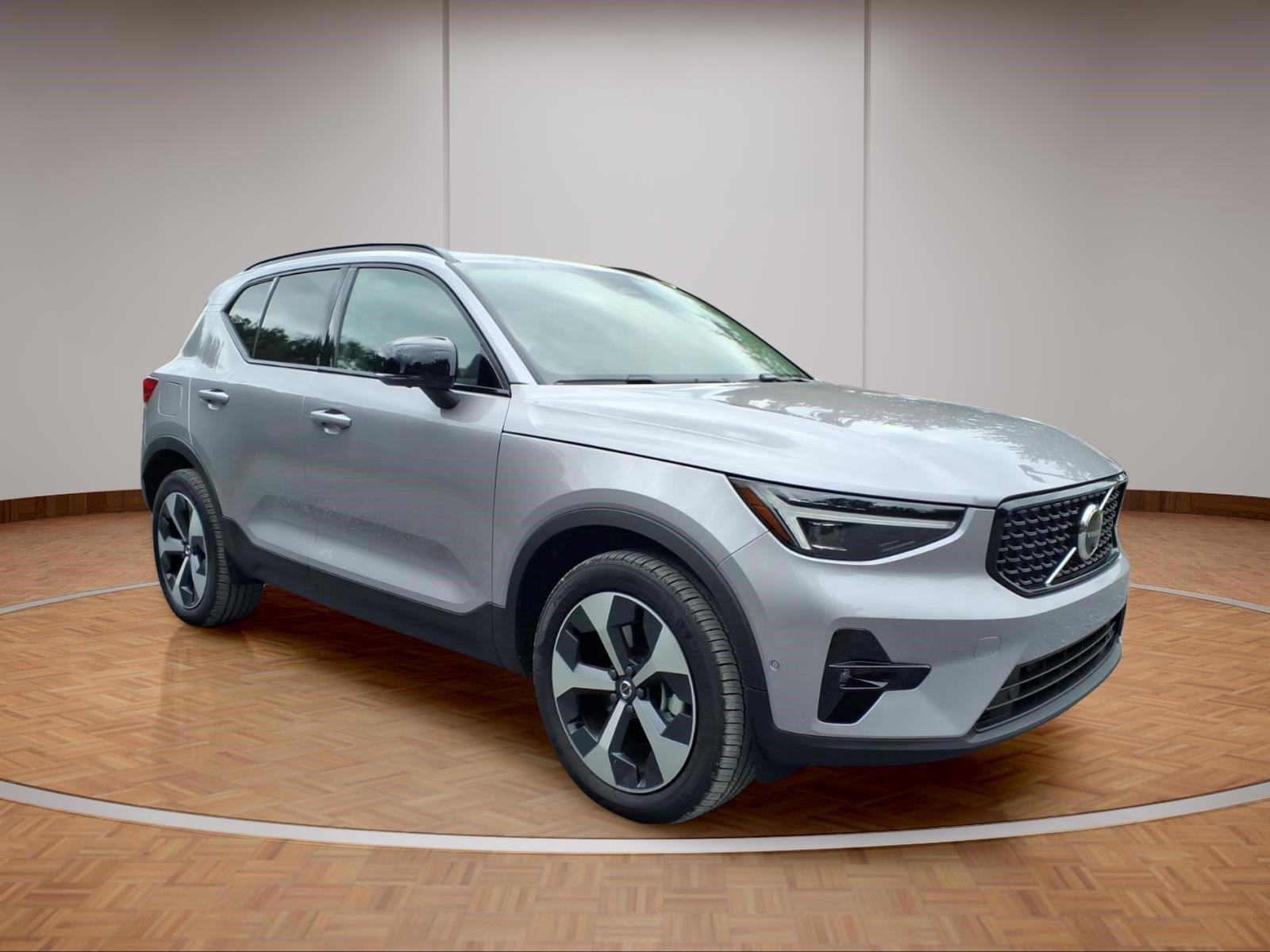 2026 Volvo XC40 B5 Plus AWD