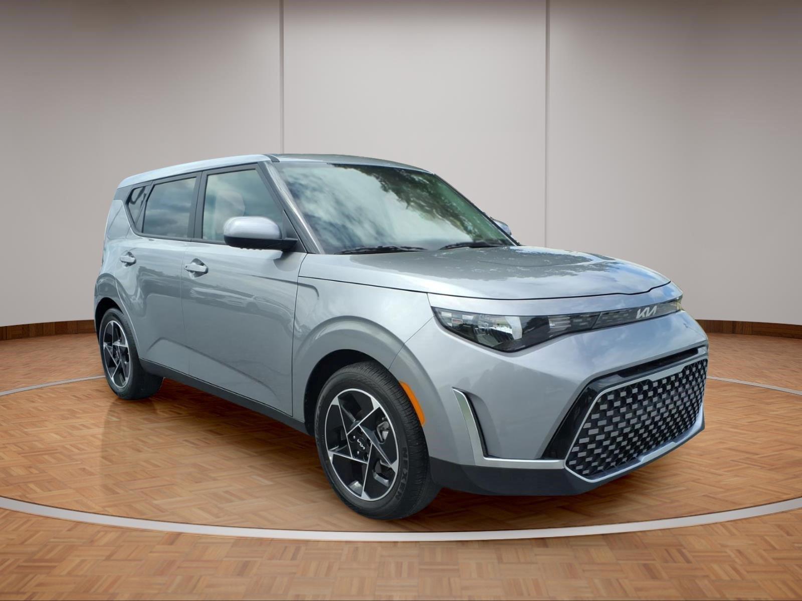 Steel Gray 2025 Kia Soul SUV / Crossover Front-Wheel Drive Continuously Variable Transmission