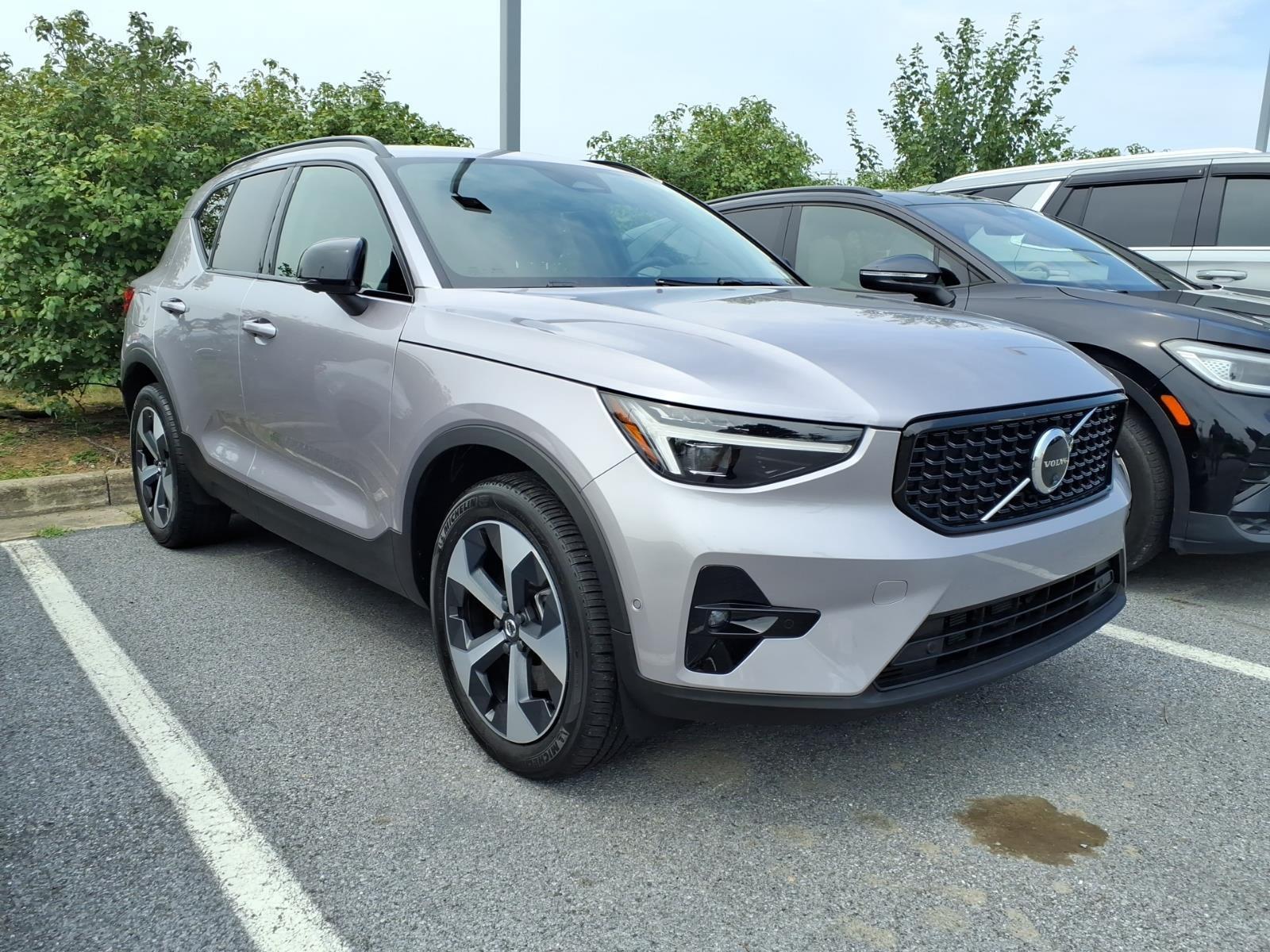  2026 Volvo XC40 B5 Plus AWD   
