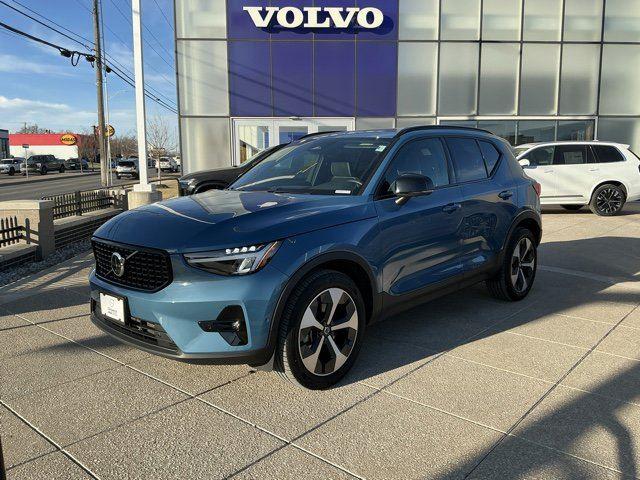Fjord Blue Metallic 2025 Volvo XC40 B5 Plus Dark Theme AWD SUV / Crossover All-Wheel Drive Automatic